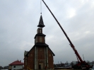 Montaż krzyża na dachu wieży_14